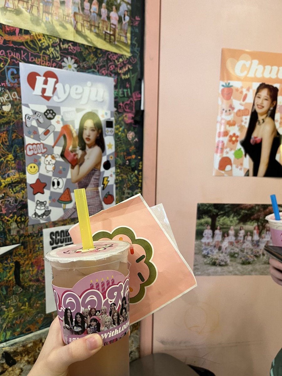 liizi__'s tweet photo. Thank you so much @loonacupsleeve and Mochi Dolci for such an amazing event!! 💗🌙 #5YearsWithLOONA #이달의소녀 #LOONA https://t.co/H4jr1cmipT