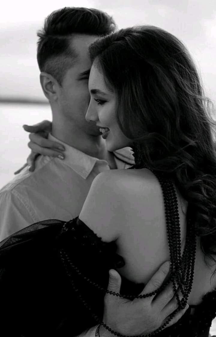 حًبًيَبًـــــــــــتٌيَ ..قُلَبًِﮯ لَآ يَجّيَدٍُ آلَنِبًضْ  إلََآ عٌلََﮯ دٍفُئٌ أنِفُآسِِـکِْ