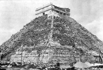 MC_Floh's tweet photo. @tlacochcalcatl_ @archaeologyart El Castillo / Temple of Kukulcán (Chichen Itza):

1862 before Excavation (tl)
1920 Defoliation / 1st Restauration attempts (tr)
1922 serious Renovation (bl)
1975 large Visitor Rush (br) 

#El #Castillo #Temple #Kukulcán #Kukulkan #Chichen #Itza #Yucatán #Toltec #Aztec https://t.co/etUop2ZeAh