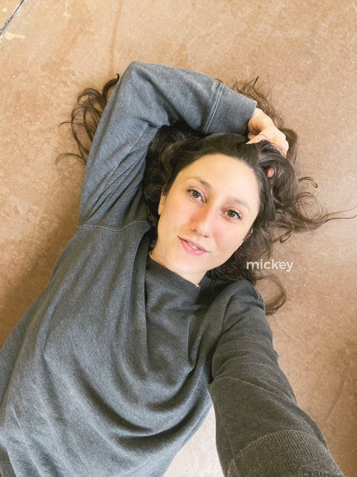 frumpy girl club 🤝 https://t.co/3iBKtTFgDi