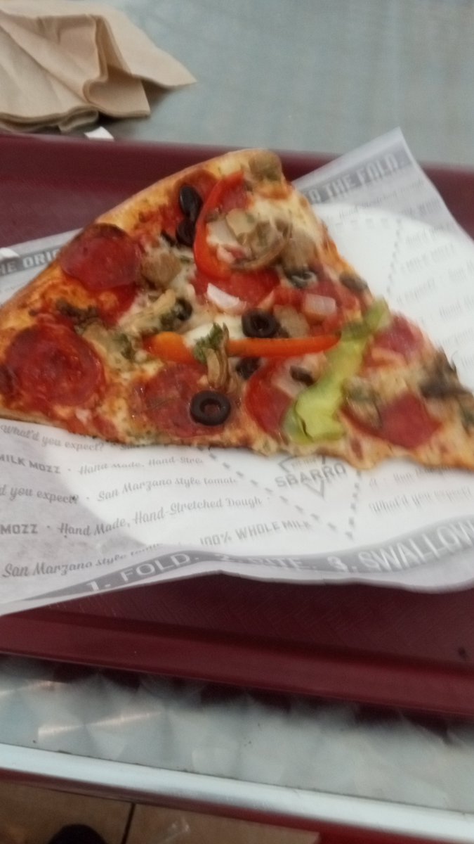 FamousShaymous's tweet photo. Ok, you talk about Sbarro so much, I had to try the Bowling Green Ky location. To my surprise, it was very good.@KyleBrandt https://t.co/GAJI6WWwMf