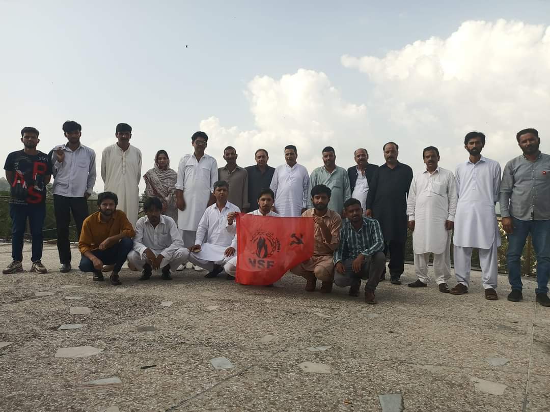JKNSF1966's tweet photo. راولاکوٹ ~

جموں کشمیر نیشنل سٹوڈنٹس فیڈریشن اور پیپلز ریوولوشنری فرنٹ کے زیر اہتمام مرکزی سیکرٹریٹ راولاکوٹ میں سیمینار بعنوان "موجودہ صورتحال میں بیرون ملک موجود انقلابیوں کی ذمہ داریاں'' کا انعقاد کیا گیا! https://t.co/NvAetKnEsJ