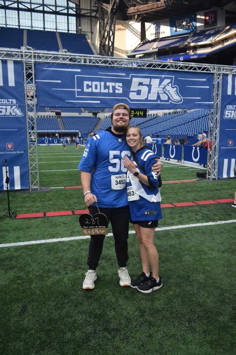 barstoolindy's tweet photo. Nothing but respect for this dude proposing in a Quenton Nelson jersey at the Colts 5k this morning. https://t.co/DGCd9U6E21