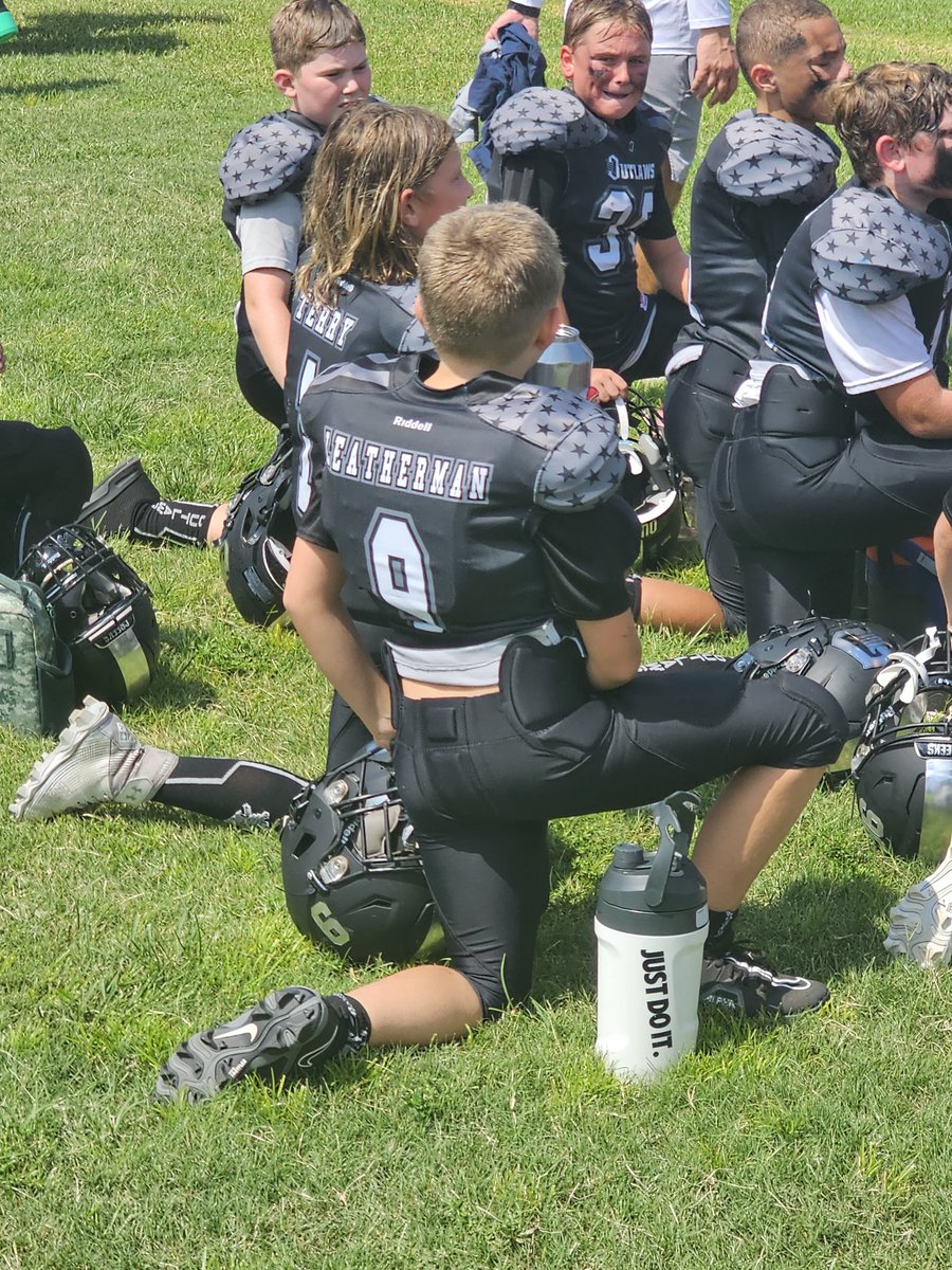 Tarheel_Paul's tweet image. There is nothing on earth like watching your kids play ball. It's a different emotion all to itself. 

Won 1st game 20-0 and 2nd game 48-0. 

My favorite DT had 4 tackles, 2 tackles for loss, and 1 forced fumble. #9God #DaddysHeart