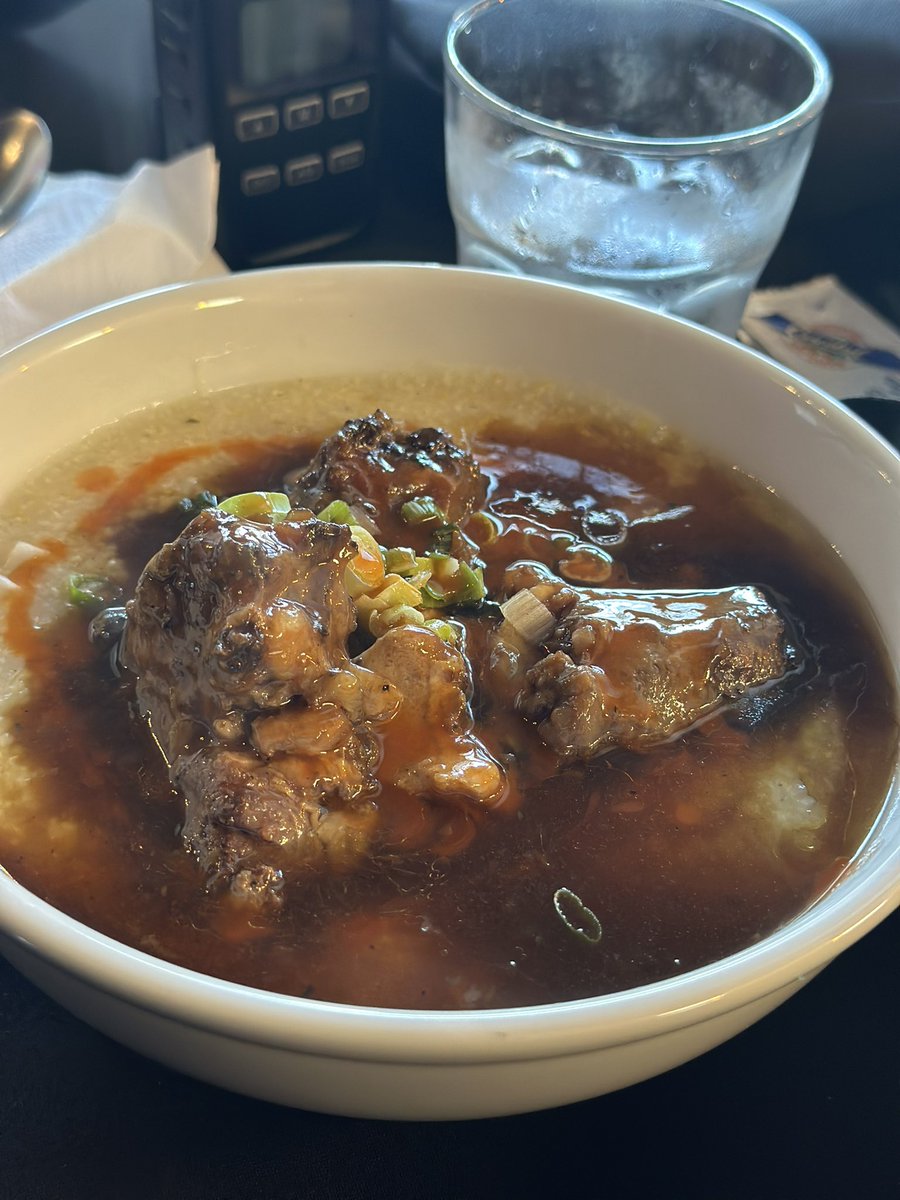 TheAngryFowl's tweet photo. #WhatIsTeddyEatingToday Oxtails & Grits 🔥🔥🔥🔥 Magnolia Street Restaurant & Wine Bar #Whatsforlunch #AngryFowlApproved https://t.co/h8zmiGalLJ