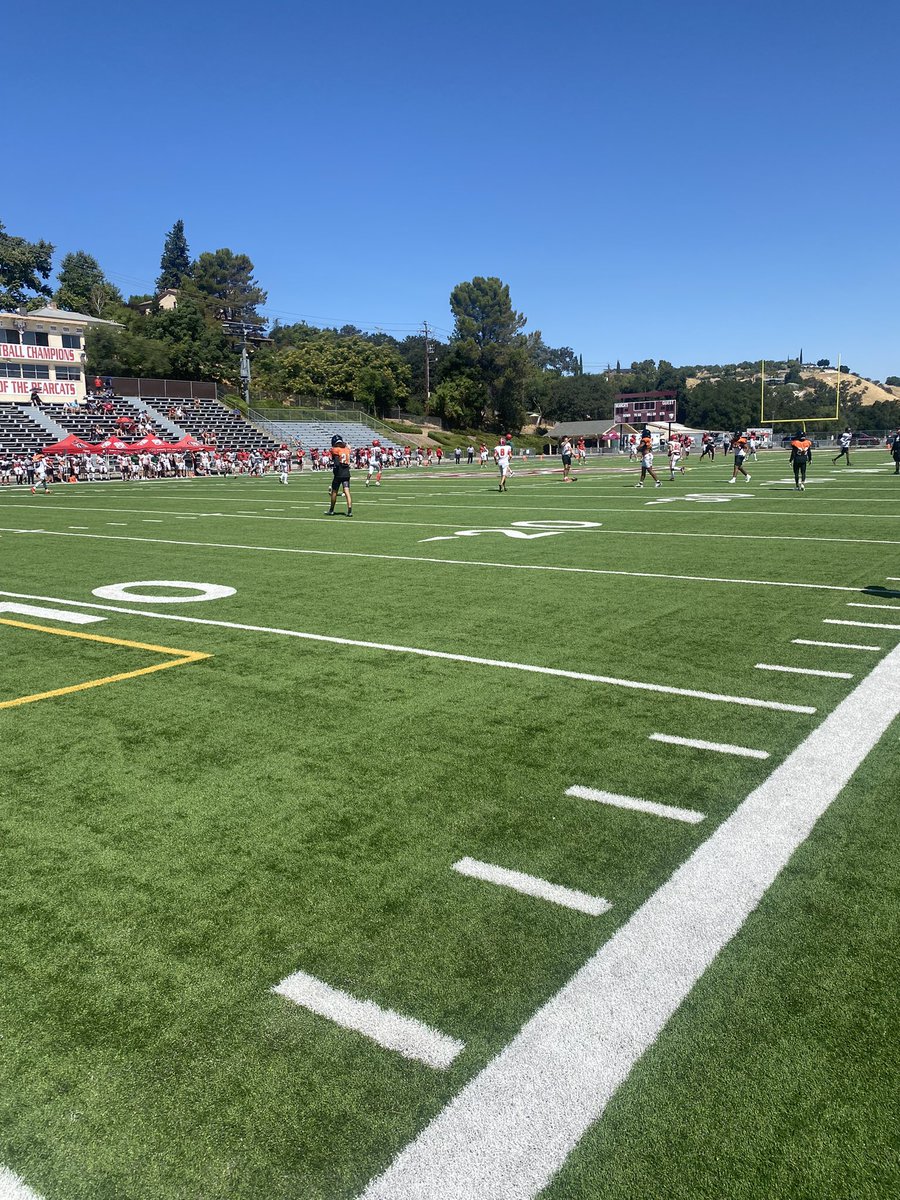ReedleyCFB's tweet photo. Scrimmage Today!!! VS Santa Barbara City https://t.co/Jw6PC1Qw6q
