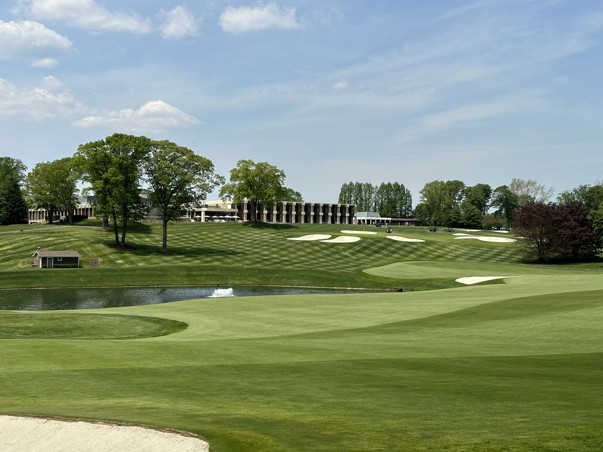 AMDturf's tweet photo. Wrapped up my summer internship at Glen Oaks Club this week. Could not have asked for a better season. A huge thank you to Craig Currier &amp; the rest of the greens staff for making this the best learning opportunity possible. So thankful for the connections &amp; friends made. I <3 NY https://t.co/vdKtPgbCJb