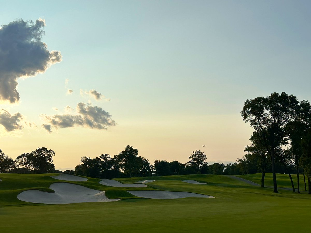 AMDturf's tweet photo. Wrapped up my summer internship at Glen Oaks Club this week. Could not have asked for a better season. A huge thank you to Craig Currier &amp; the rest of the greens staff for making this the best learning opportunity possible. So thankful for the connections &amp; friends made. I <3 NY https://t.co/vdKtPgbCJb