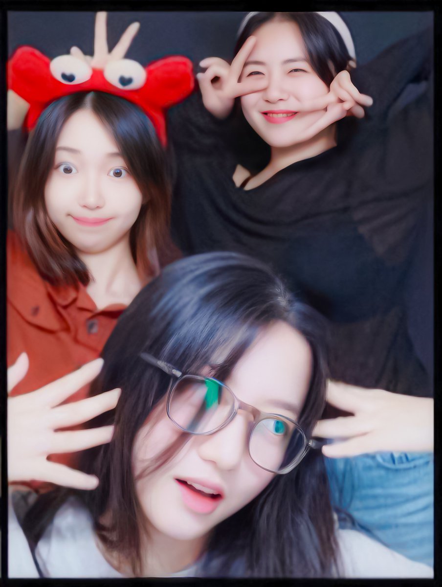 Besties 👯‍♀️🫶

#KimHyeonsoo #김현수 #金賢秀