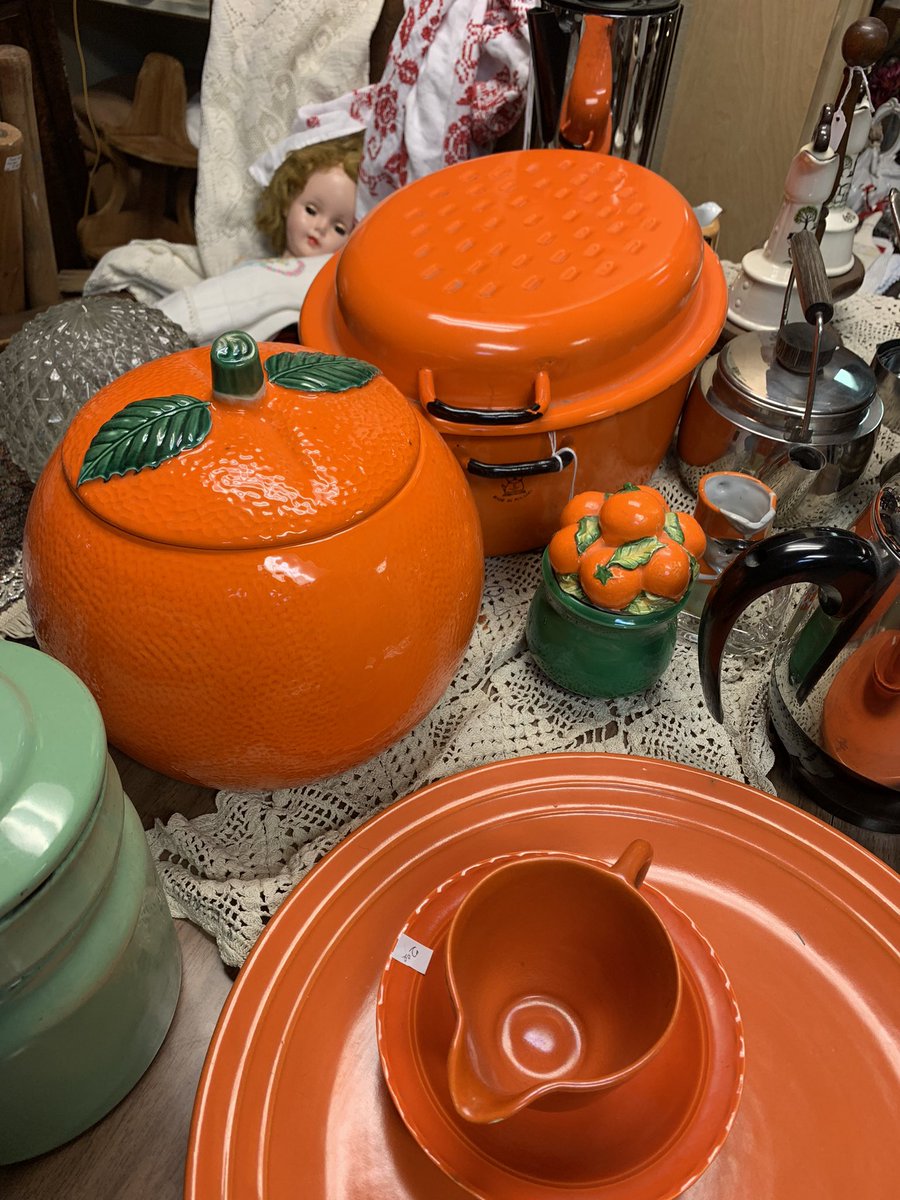 orangecrimes's tweet photo. at the antique store (: https://t.co/LtjNC5spQE