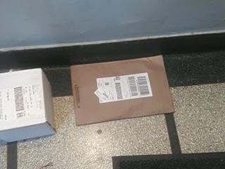 ImJADEd_'s tweet photo. @FedExHelp hi fedex, much better image this time, still not my building. 👍 https://t.co/oZFiBpbHAz