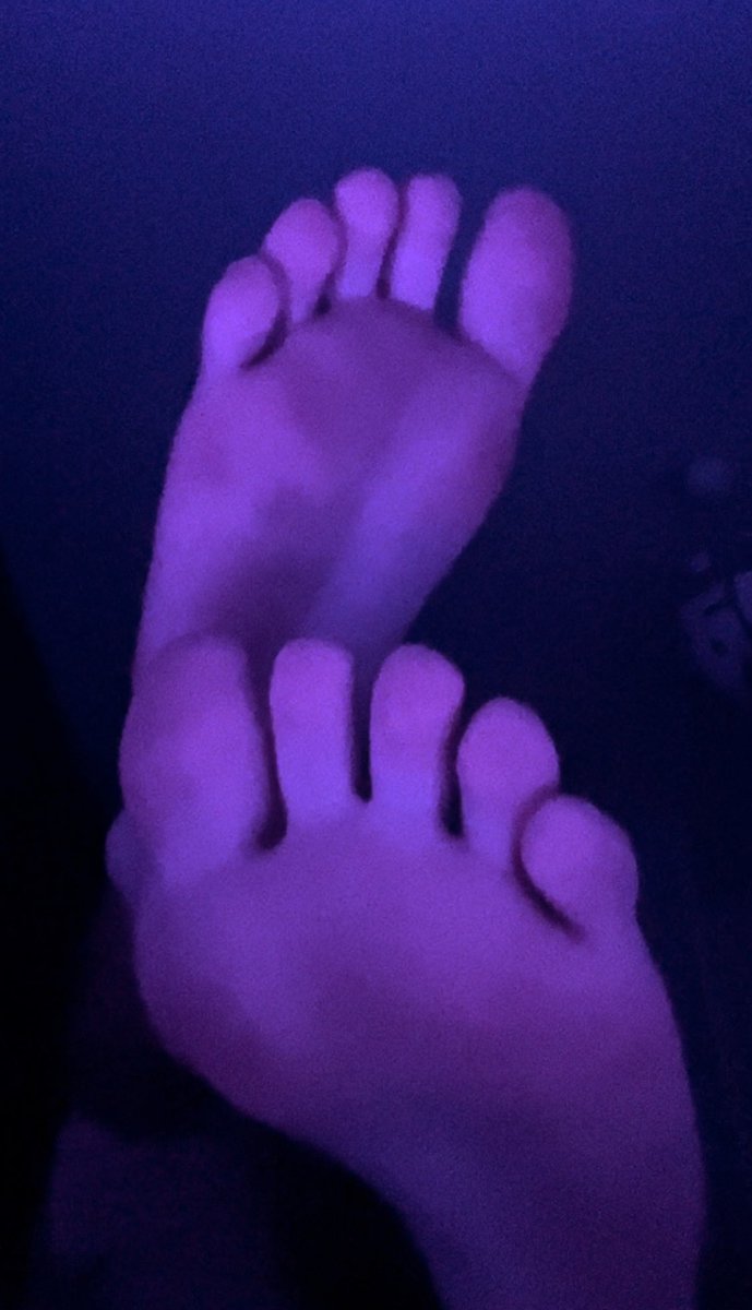 ValentinBenot's tweet photo. Who want to come here … 
Dm for more !
#pieds #pied #feet #feet_lover #feet_pic #feetcontent #feetfethish #gayfeet #feetpicsforsales https://t.co/gyv8MhNiVq