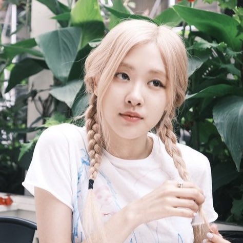rosé pics tweet media