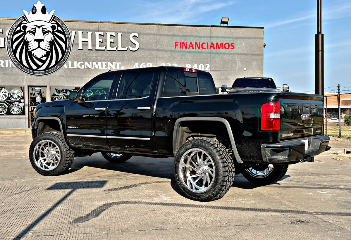 kingswheels2's tweet photo. 2018 GMC Sierra with 6” Rough Country lift, 24X12 HD PRO Forged Hornet, and all wrapped up in 35X12.50R24 Verstyre M/T!! #KingsWheels2 #SuspensionSpecialists #GMC #Sierra #RoughCountry #HDPROForged #Hornet #Versatyre #LiftedTrucks #Texas #Dallas #GreedyGrove #Buckner https://t.co/t8DjIeOjwf