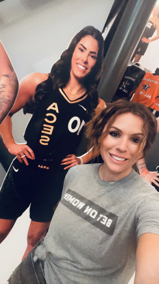 ambermathurin's tweet photo. Technically still got my picture ๐ฅน
Iโll bring my future @LVAces hooper with me next time and see if she can hook me up ๐ซก๐ @mathurin2025
Seriously, loved catching a game and canโt wait to add more under my belt!
#ThatCoachLife #BetOnWomen #WNBA https://t.co/ewoJDLO9oV