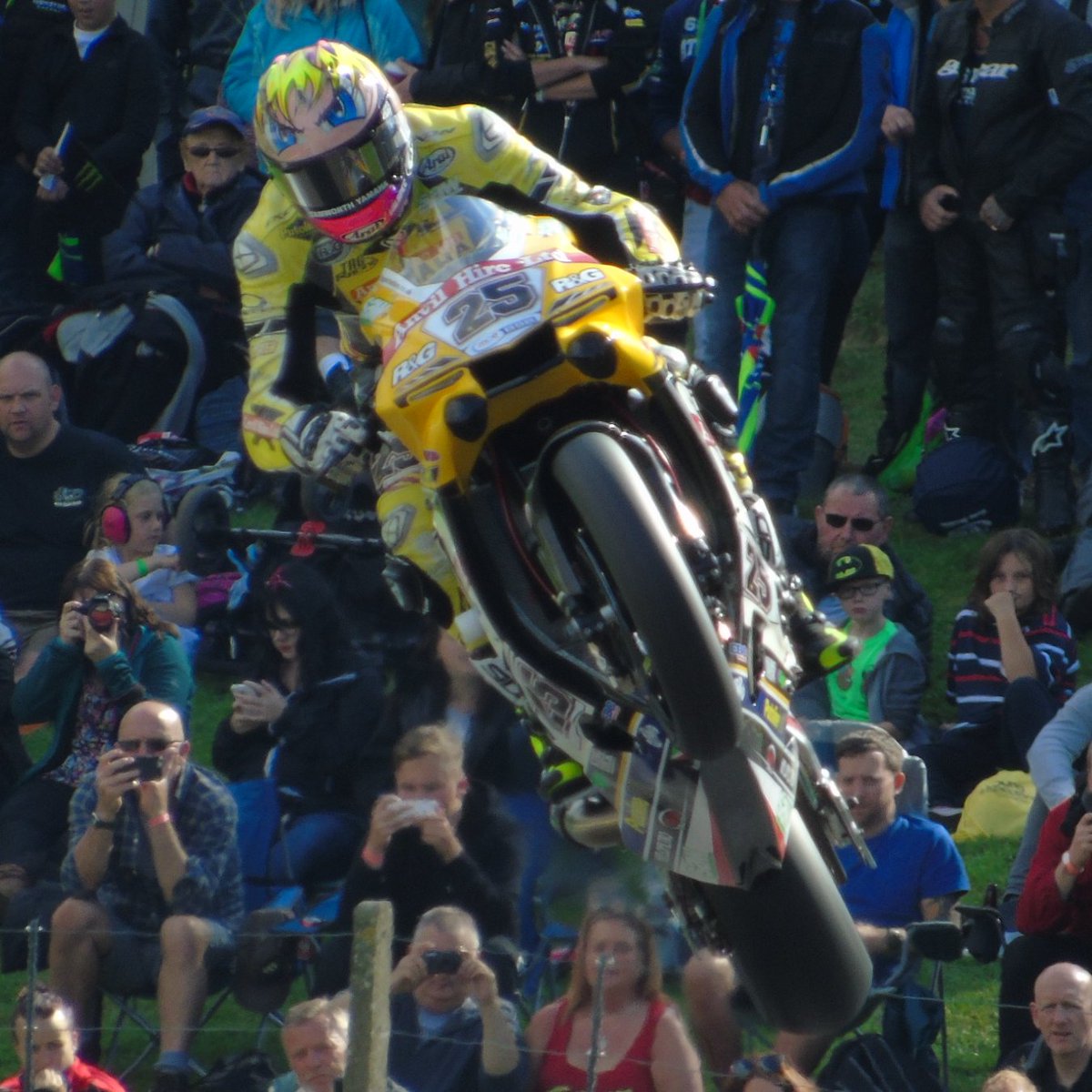 ArcherHeulwen's tweet photo. #Throwbackto2017 looking forward to seeing this again next weekend, Different team, different bike and different colours. No doubt @JoshBrookes will be the same, flying high over the mountain @CadwellPark @OfficialBSB @FHO_Racing
#joshbrookes #FHO #BMW https://t.co/h6CcR32SSW