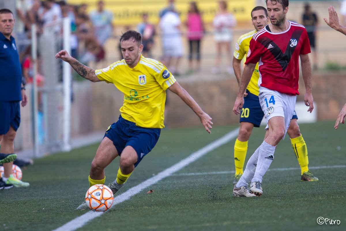 uecastelldefels's tweet photo. #PrimerEquipUEC | 🟡🔵

📸 Imatge del partit d'aquest vespre entre @uecastelldefels i @CEEuropa, a càrrec de @PieroActionSpo1.

🖊️ El Castelldefels ha cuallat una més que notable actuació contra un gran rival. 

#SomHiGrocs #CopaCatAbsoluta https://t.co/tV4zQnfY99