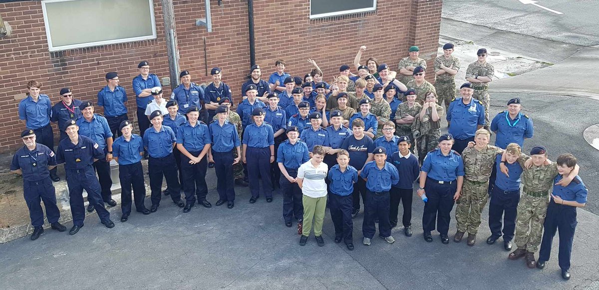 Today @HMSCeres welcomed #seacadets from across #yorkshire to take part in an Experience Day. The Cadets had the opportunity to experience @RNReserve training including firefighting, weapons familiarisation, sea survival, and leadership training. @RFCAYH