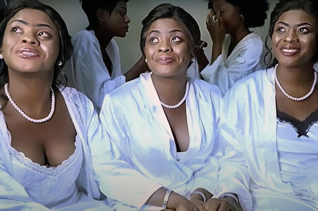 AfricaFactsZone's tweet photo. A Congolese man named Luwizo got married to triplets, after the sisters insisted on him marrying all of them at once. https://t.co/osxqWseDTv
