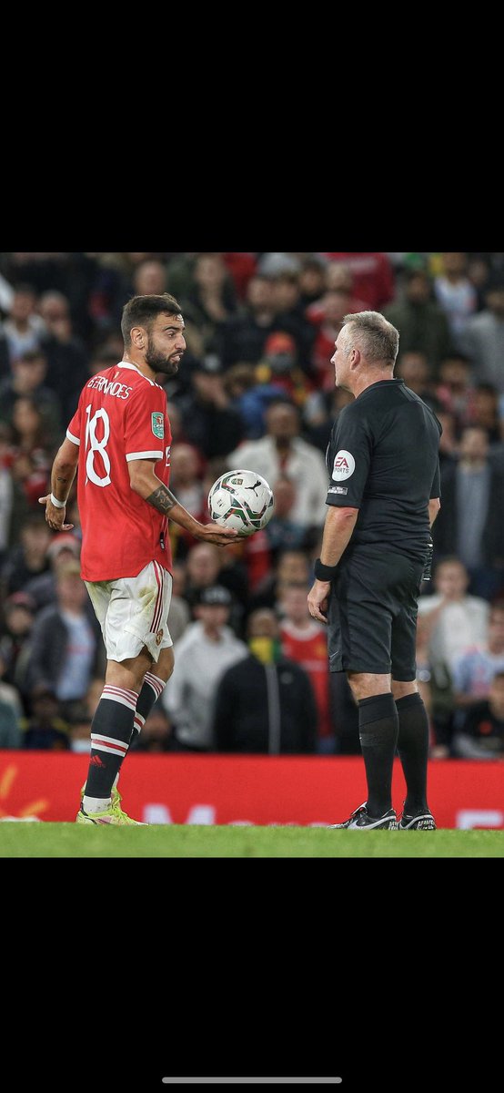 🗣️Bruno Fernandes :
“When we get away with a penalty(Onana vs Wolves) the whole world goes crazy. When we get robbed of 2 clear penalties vs Spurs the world is silent. There is clearly an agenda against United and its not fair.
Why not be fair play Human being?”

Bruno spitting