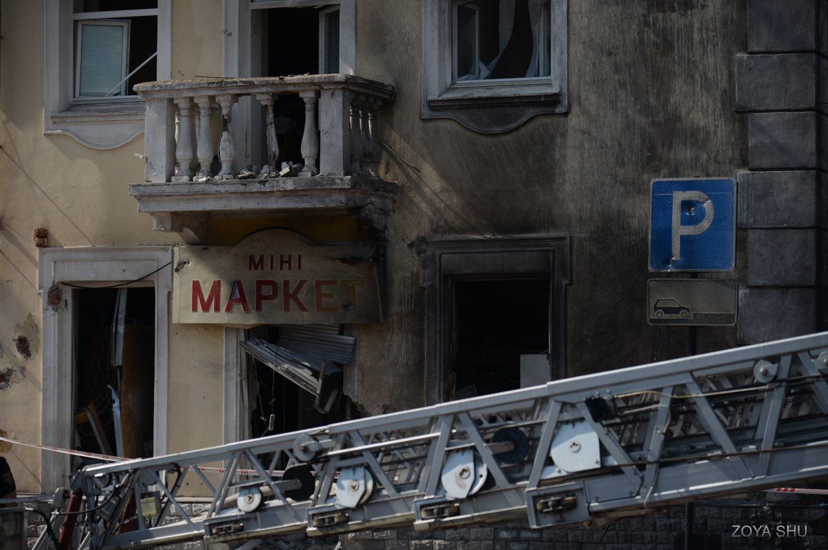 Mini market in Chernihiv, on another side of the square where a theatre was hit by a russian cruise missile #ChernihivTheatre #Chernigiv #chernihiv #ukraine #Ukrainian #war