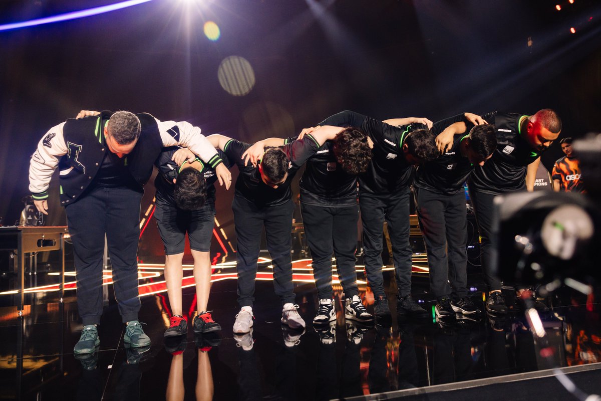 LOUDgg's tweet photo. Convenhamos, não seria LOUD se fosse fácil.

Jogaremos a lower do #VALORANTChampions amanhã 19h contra a FNATIC

Acreditem até o final.

#LOUDWIN https://t.co/0x3H1E7BjV