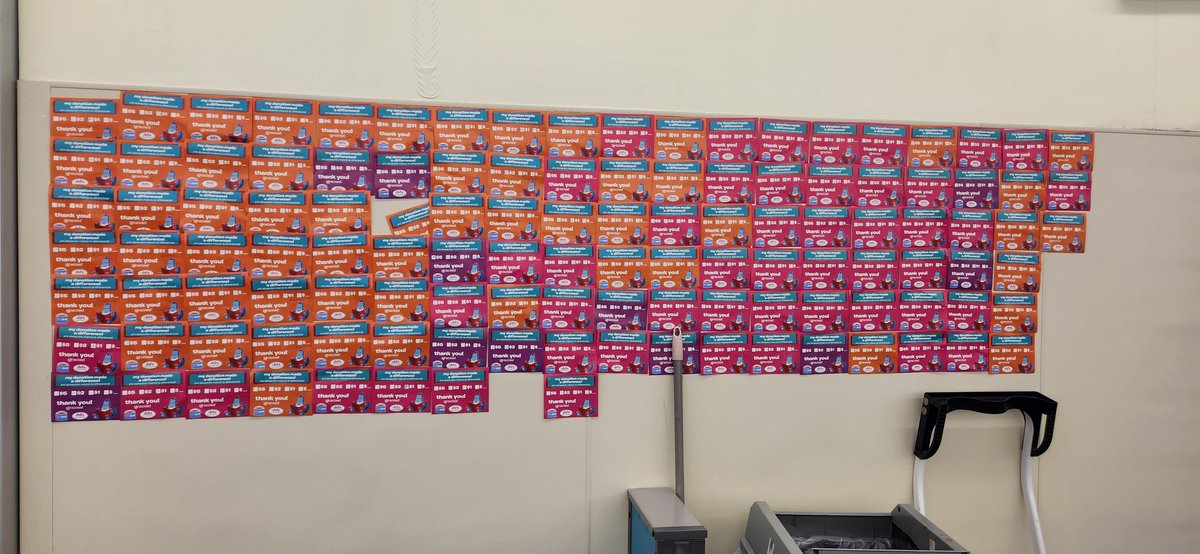 DanielsJen19's tweet photo. Thanks to dd's Discounts on OBT &amp; Wetherbee Rd. For supporting #SallyRideElementaryOCPS  with back to school donations for new books thru First Book.  Please stop by &amp; thank them for their support or give a donation to get your name on the wall-- thru Aug. 27th! https://t.co/VIn7SFLSO5