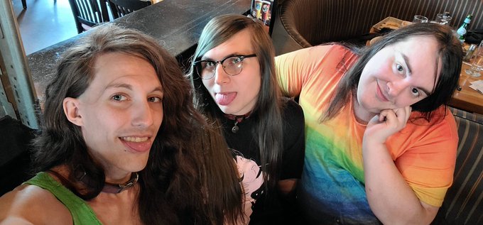 Three cute girls waiting for BJ's 😇 https://t.co/TwkV6FxppM