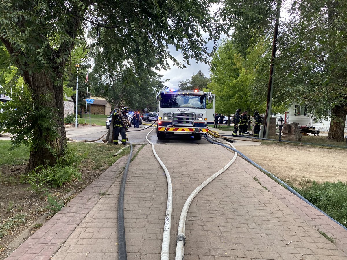 ArvadaFire's tweet photo. A second alarm has been assigned, and there are crews from fairmount, Fire and Westmetro Fire rescue. #afpd https://t.co/CYAzGpr6EH