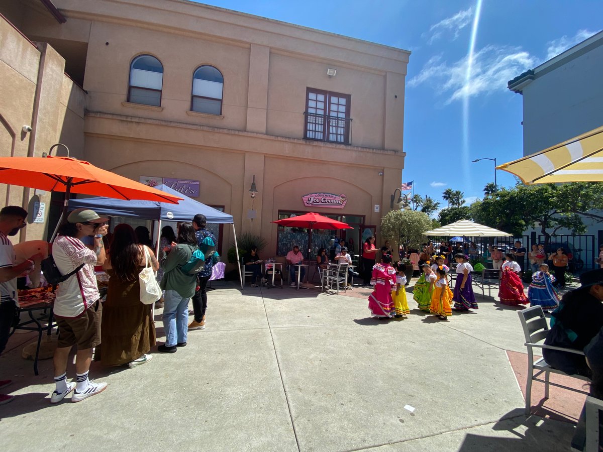 CASASCruz's tweet image. CASA participating at the Watsonville’s Wine, Beer and Art Walk.
