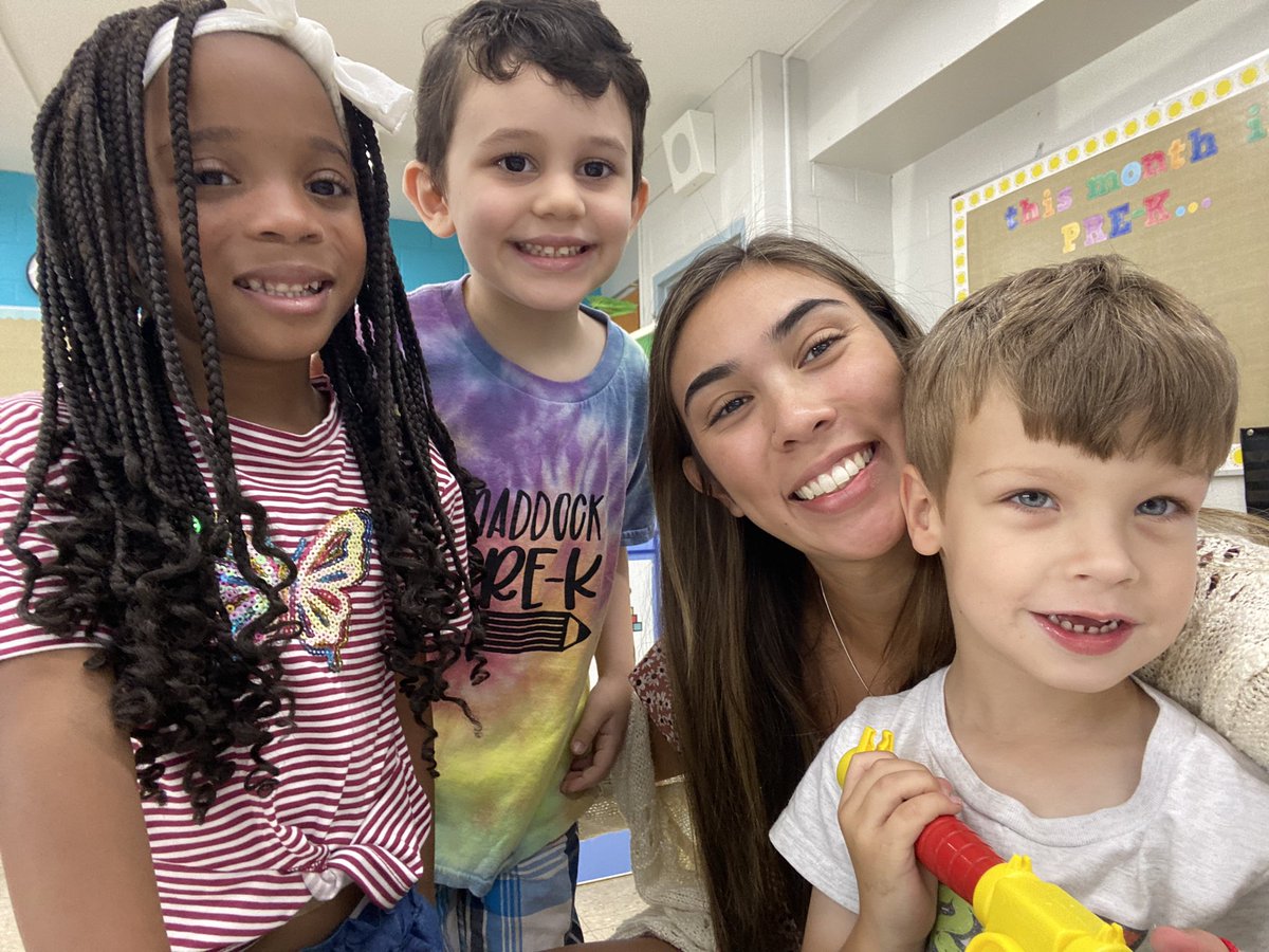 Ms. Cook tweet media