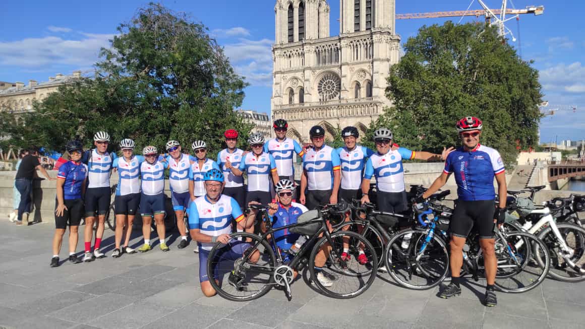 jj99211's tweet photo. Before starting #PBP2023, today we had some tourism time and enjoyed the Paris traffic jungle. Exciting!!!
@BiciVivir @pakefte @gdcpueblonuevo @pedalibre https://t.co/GXy68Gf39A