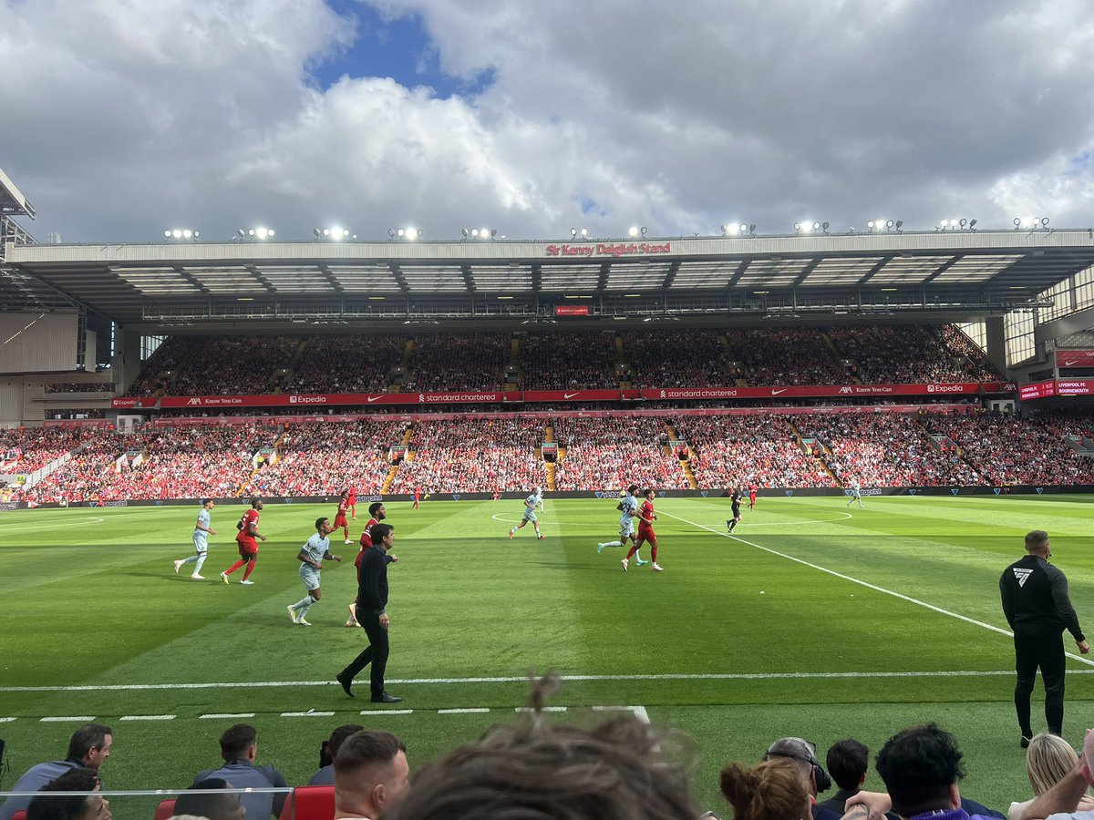 LD_0377's tweet photo. @LplSpares Sorted me tickets night before game, great seats 💪🏽 https://t.co/jgK6JdHNho