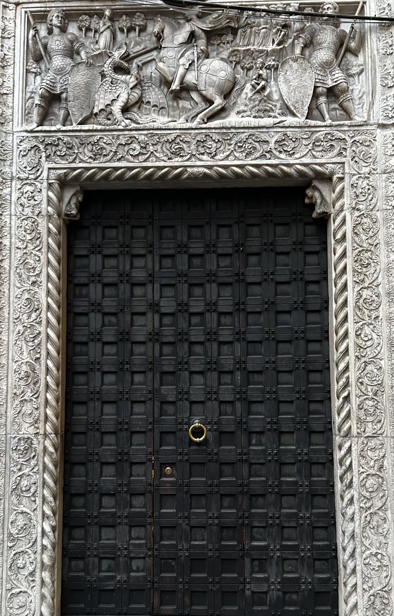 Timioh10's tweet photo. @FrenchRapUS Genova 📍 https://t.co/AqZQvoBnhU