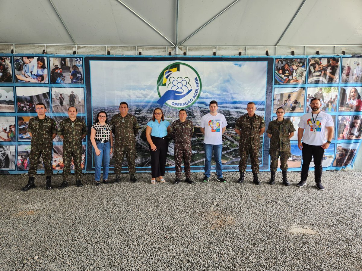 Segundo dia em Roraima. Conhecemos a <a href="/OpAcolhida/">Operação Acolhida</a>. 

Os imigrantes são recebidos com serviços, vacinação, alimentação e abrigo. O Brasil oferece dignidade àqueles que chegam.

Damos um exemplo ao mundo…

Gratidão ao Gen Helder e à sua equipe (<a href="/exercitooficial/">Exército Brasileiro 🇧🇷</a>)