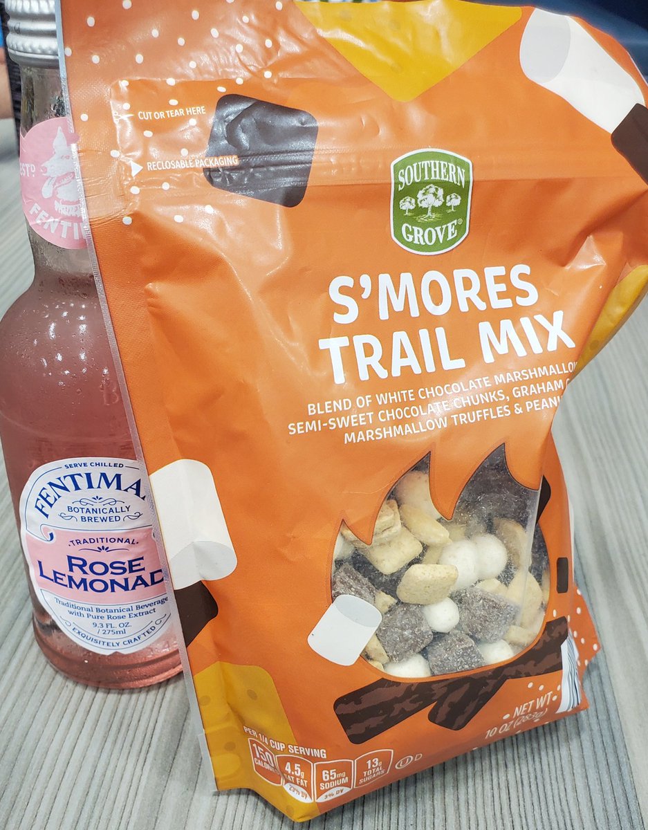 Kemeah520's tweet image. Drop in and Game at the library with #IGGPPCamp themed snacks
#PokemonGO #igglegamers