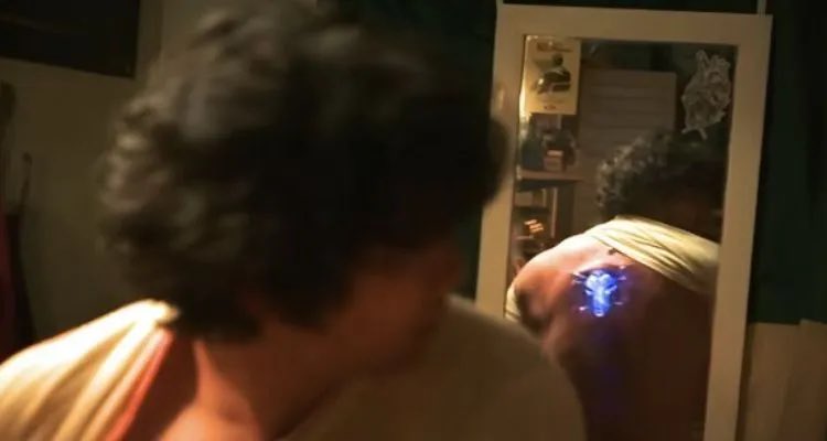 kylehenryallen's tweet photo. Friendly reminder that the Blue Beetle suit is practical, which means that there was actually a scarab inserted in to Xolo Maridueña’s spine https://t.co/iLhvSsqf2s