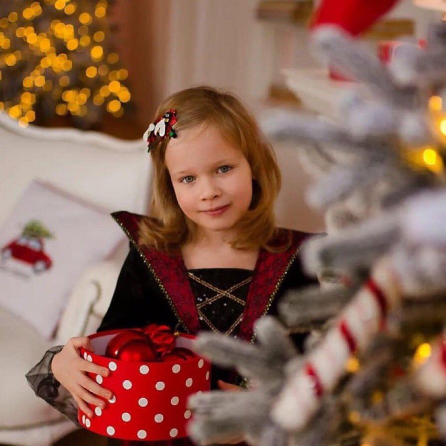 visegrad24's tweet photo. Sofia, aged 6.

Killed by a Russian missile in Chernihiv today.

Russia must be defeated! https://t.co/agnflxREzm