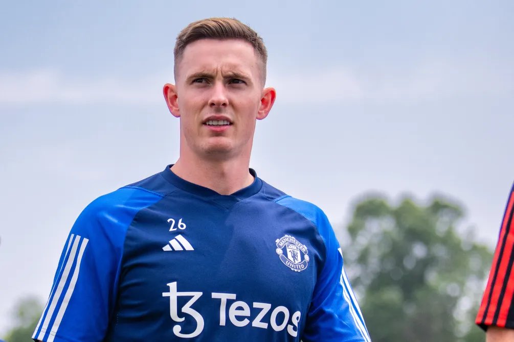 PalaceReport's tweet photo. Eagles have been told that the Old Trafford No 2 is available on a loan-to-buy basis and he is high on their list as Vicente Guaita looks set to leave Selhurst Park.

Henderson and current Palace No 1 Sam Johnstone are close pals and would be battling for the first-team jersey.

[The Sun]

#CPFC