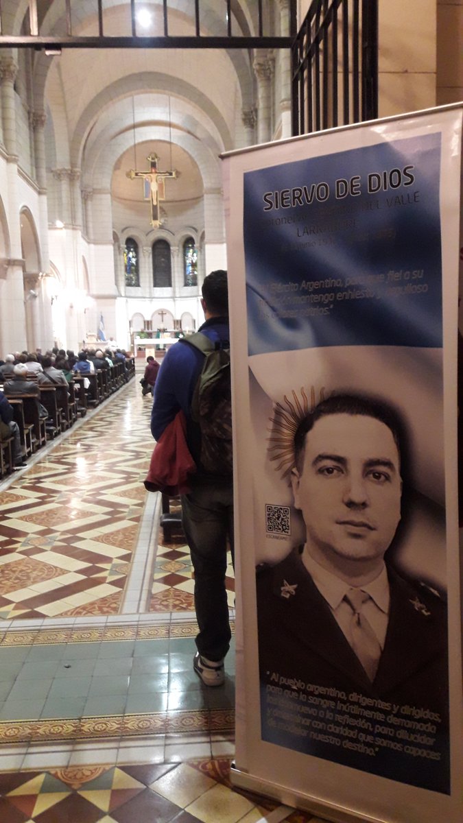 En Misa en la Parroquia Castrense , en el aniversario de la muerte del Siervo de Dios Coronel Argentino del Valle Larrabure.
Que pronto sea canonizado!!!
Argentino del Valle Larrabure ruega por nosotros y nuestra Patria!!!
#ArgentinoDelValleLarrabure