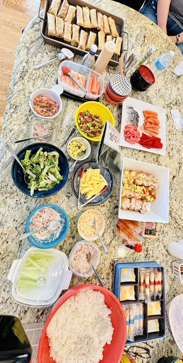 YukariSakamoto's tweet photo. #Sushi party in #Minnesota. Easy to get ingredients in the #TwinCities. Details in the link.

https://t.co/yCSNRJMSNF

#foodsaketokyo #simplywashoku #Japanesefood #makizushi #handrolls #temakizushi https://t.co/QJ6PkGJA31