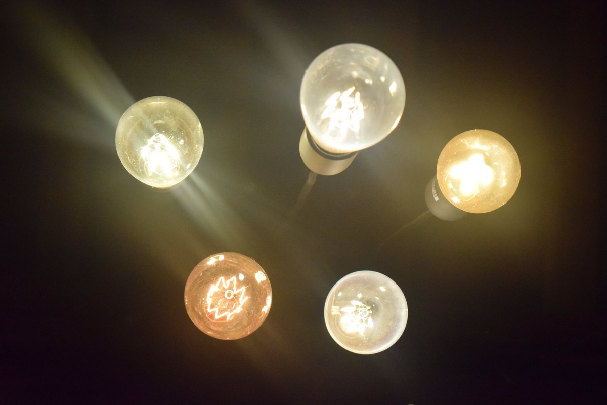 HotelMythos's tweet photo. A Twinkle in Time: Experience the fusion of modern aesthetics and classic charm through our boutique hotel's mesmerizing lights. ⏳✨ #MythosBoutiqueHotel #AtmosphereRestaurantKigali #TimelessElegance #LightFusion https://t.co/0uMUMkYFbx