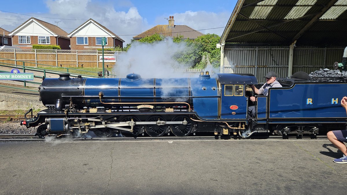 Glorious weather, Beautiful locomotives @RHDR Saturday #steam #goldsteamAlan #newromney #dungeness