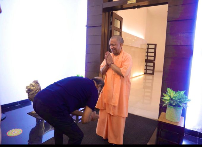 PVR Narasimha Rao (@homam108) on Twitter photo Don't understand the hue & cry over Super Star <a href="/rajinikanth/">Rajinikanth</a> touching the feet of <a href="/myogiadityanath/">Yogi Adityanath</a>.
Apart from being a politician & Chief Minister of UP, Yogi ji is also an elevated Nath Yogi & the Head of illustrious Gorakhnath Math.
You bow to the lineage he *represents*! 🙏 Don't understand the hue & cry over Super Star <a href="/rajinikanth/">Rajinikanth</a> touching the feet of <a href="/myogiadityanath/">Yogi Adityanath</a>.
Apart from being a politician & Chief Minister of UP, Yogi ji is also an elevated Nath Yogi & the Head of illustrious Gorakhnath Math.
You bow to the lineage he *represents*! 🙏