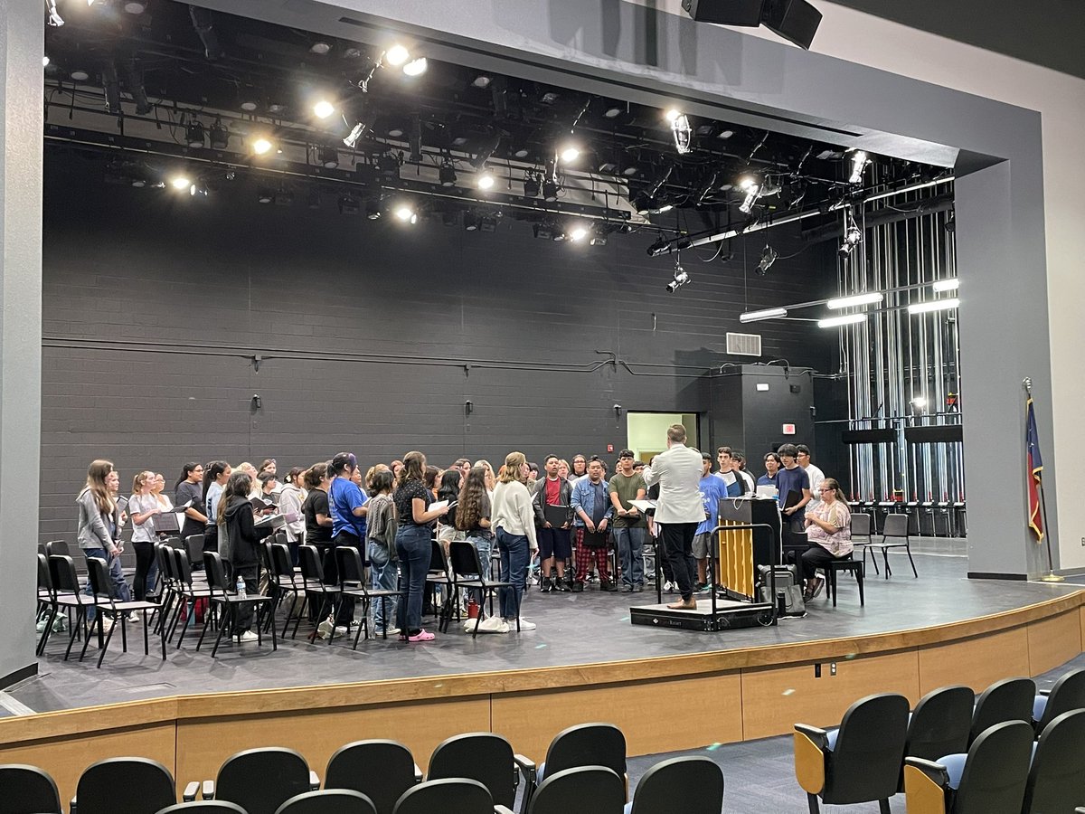 VMHS Choir tweet media