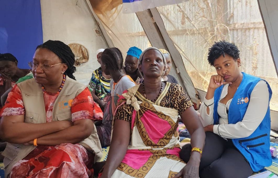 On this #WorldHumanitarianDay greatful to be part of the humanitarian team with @UNFPA South Sudan. Humbled to serve the people, especially women and girls in need of humanitarian assistance and protection.

With RD @LZigomo @UNFPA_ESARO and Dr @OlajideDemola in IDP Camp