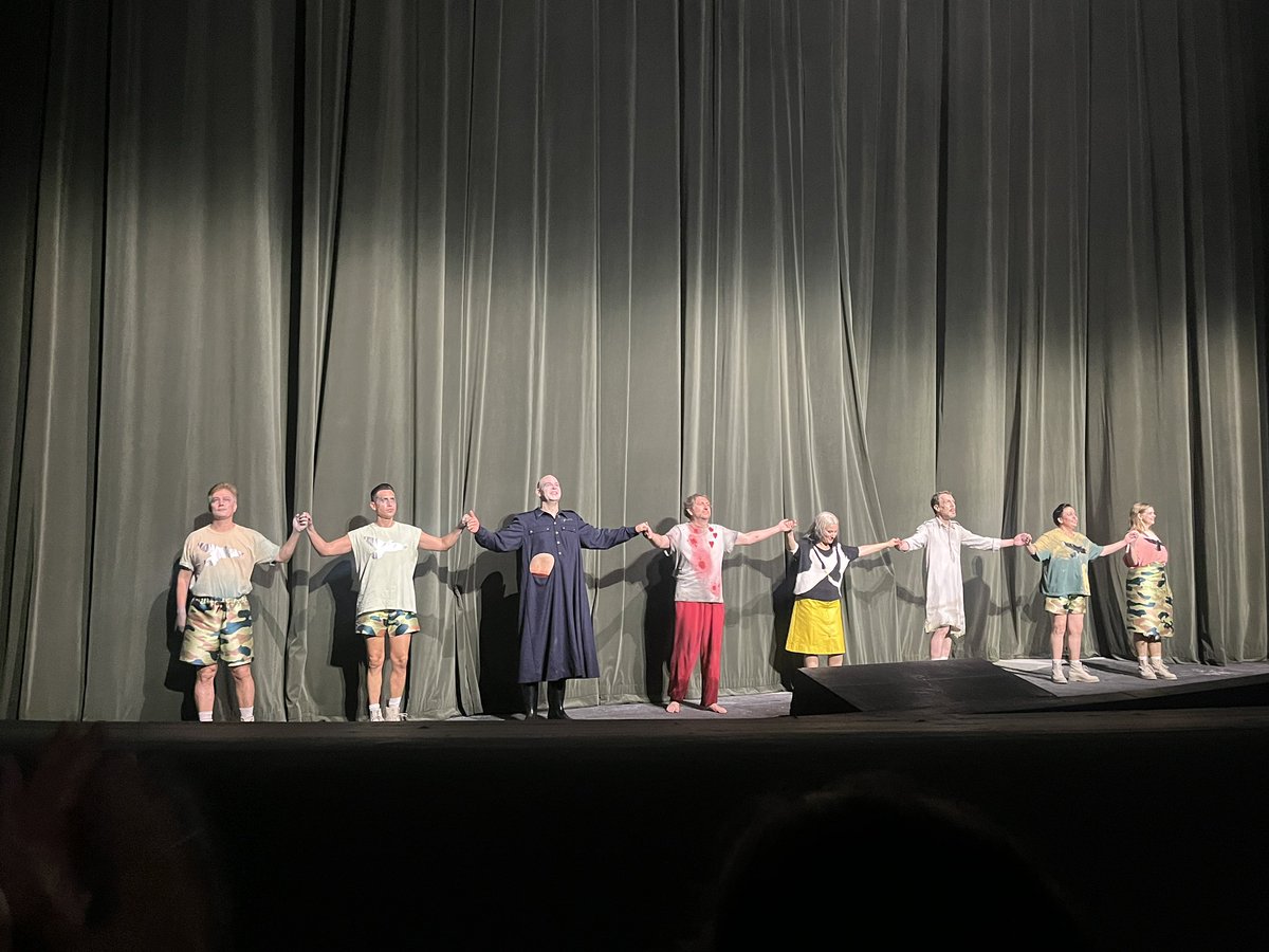 Sabine_Baetzing's tweet photo. Bayreuth completed. Parsifal - ganz, ganz groß! #DerRing #Lohengrin #Tannhäuser #Meistersinger #FliegenderHolländer #Tristan  #Parsifal https://t.co/8zLOkIvPaB