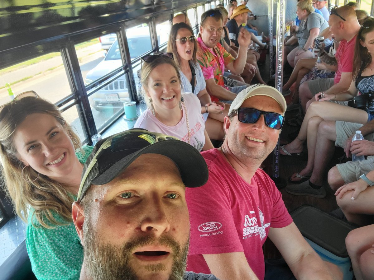BossHaug15's tweet photo. Roll into town step off the bus, kick off the where you came from dust! @Jason_Aldean #HighwayDesperado https://t.co/ghzreDtGdN