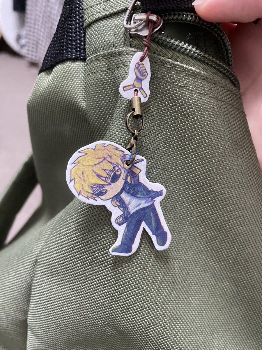 サークルスペース　に73b にて参加してます！
友人が申し込んでくれましたぁ〜！！！
雑食天国というサークル名です✨✨

こんな感じのキーホルダー200円です⚙