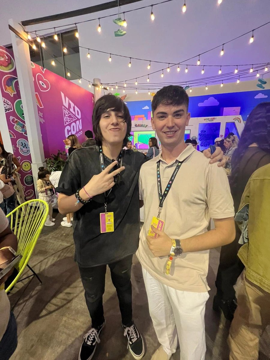 🌟 TuManag3r is embracing the Influencer Spirit at VidCon!🚀

Just had an absolutely epic time at VidCon Mexico rubbing shoulders with the brightest minds in the influencer realm! 🎉 Our very own CEO, Vicente Mirasol , rocked the scene 😍

Kudos to <a href="/VidConMexico/">VidCon México</a> 🙌